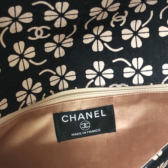 Chanel Shoulder Bag (3 Ways) - Picture 8 of 15